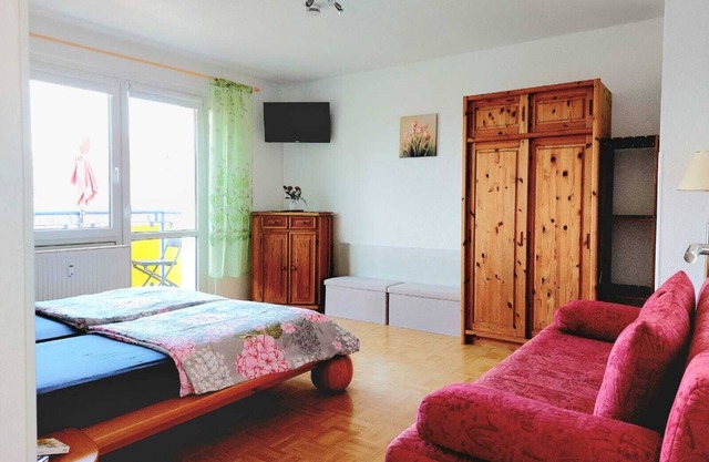 Bright Apartment with Balcony at the Big Garden Near City Center