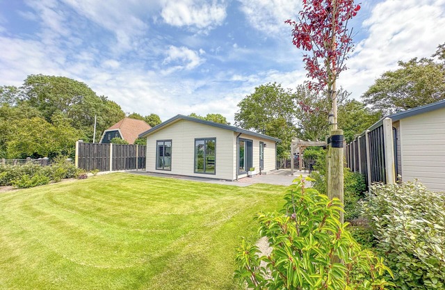 Bright chalet with views over the meadows