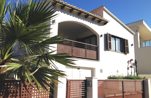 Bright, detached, renovated villa in very quiet residential area #ETV 9426