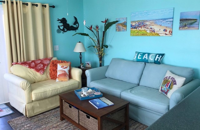 Bright end unit, Ocean Views, 1st floor, Pool, Double Decks, Keyless Entry
