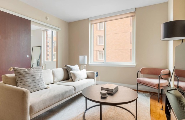 Bright Foggy Bottom 1BR w/W/D, Pool & Gym, nr Georgetown, by Blueground