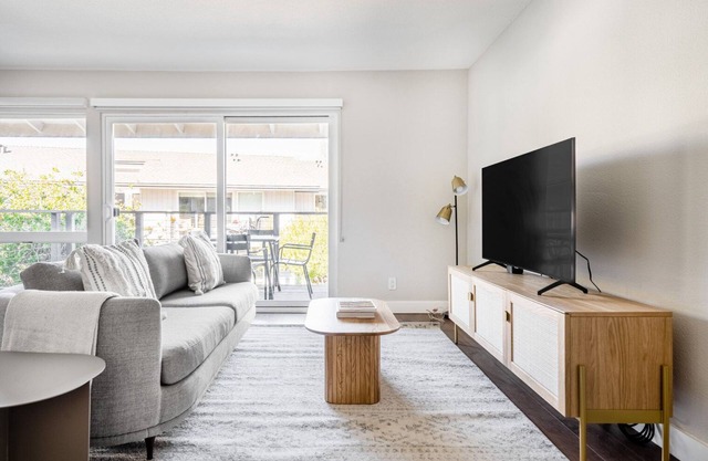 Bright Foster City 2BR w/Gym, W/D & Pool, near Caltrain, by Blueground
