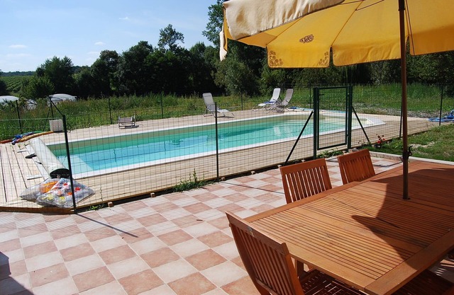 Bright Beautiful Charentaise house, well decorated and quiet, 10 mns from Jonzac