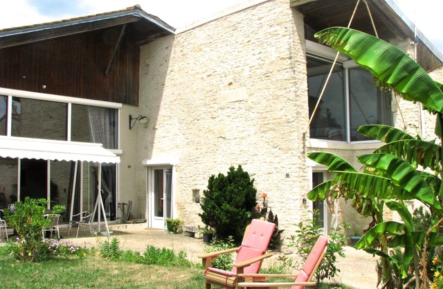 Bright and spacious renovated barn