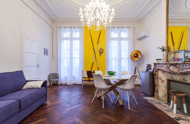 Bright Haussman apartment in the heart of the city - pedestrian street