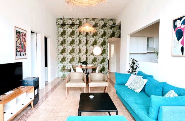 Bright Loft 4BR MarMikhael w/24/7power