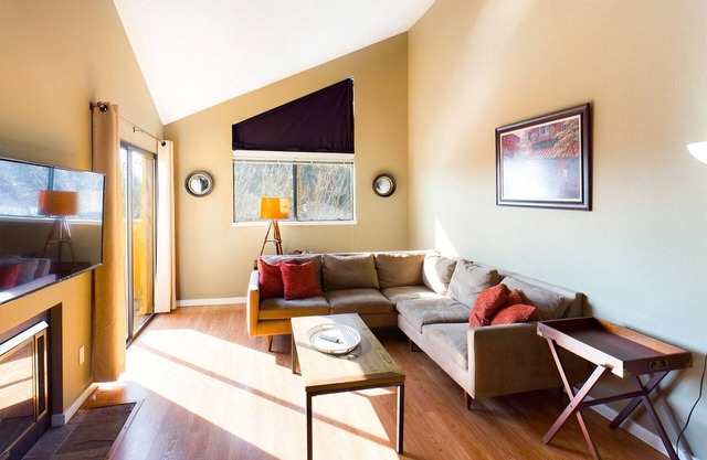 Bright San Carlos 2BR w/Balcony, nr Cafes & Restaurants, by Blueground