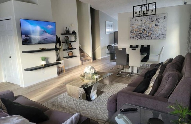 Bright & Spacious 3 bedroom home