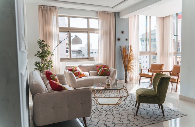 Bright & Spacious Apt In City central Getaway
