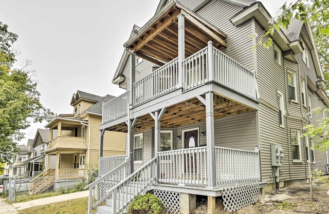 Bright Springfield Apartment w/2 Balconies!