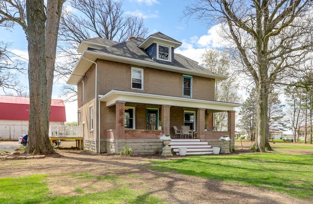 Bright Van Wert Home: 1/2 Mi to Golf Course!