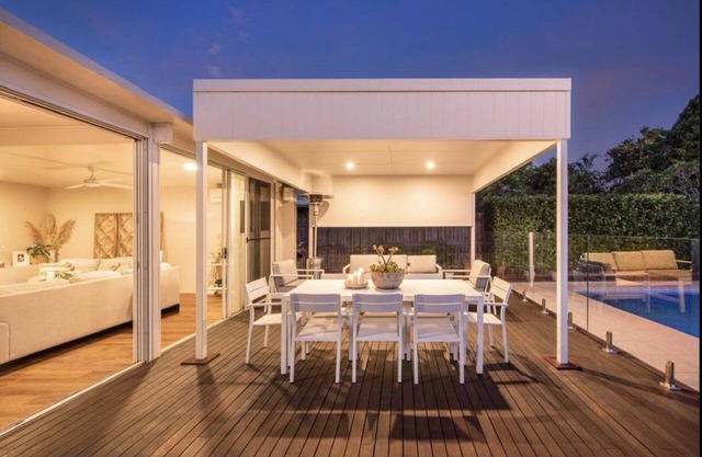 Brisbane Palm Springs - FAST WIFI - Resort style pool - Pet Friendly
