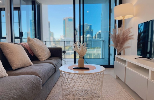 Brisbane Skyline View 2Beds River view Apt