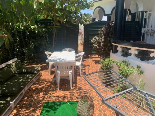 BRISE DE MER : 2 ROOM/CHAMBRES