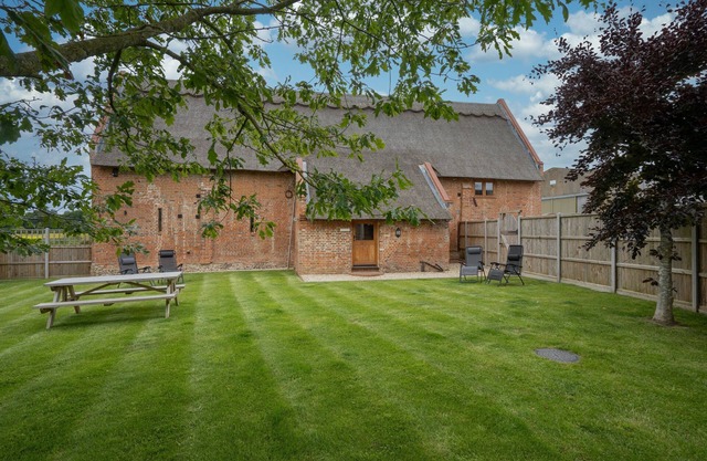 Bristow's Barn | East Ruston Cottages. East Ruston, Norfolk