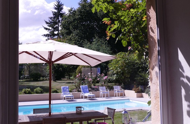 BRITTANY RENNAISE COUNTRYSIDE CHARMING HOUSE 200 m² WITH SWIMMING POOL CHARM AND QUIETNESS