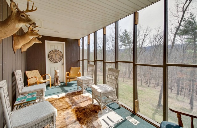 Broadway Cabin w/Hot Tub: Hike & Ski