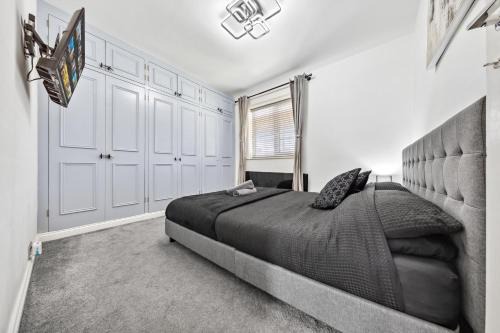 Bromley Serviced Apartments - Beckenham Place Park - London - 2 Bed House - Free Parking - 2 Beds 1 Sofabed