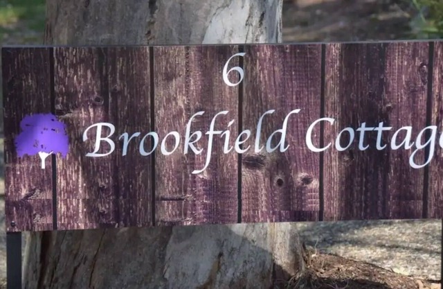 Brookfield Cottage in beautiful jacaranda gardens with solar and air con.