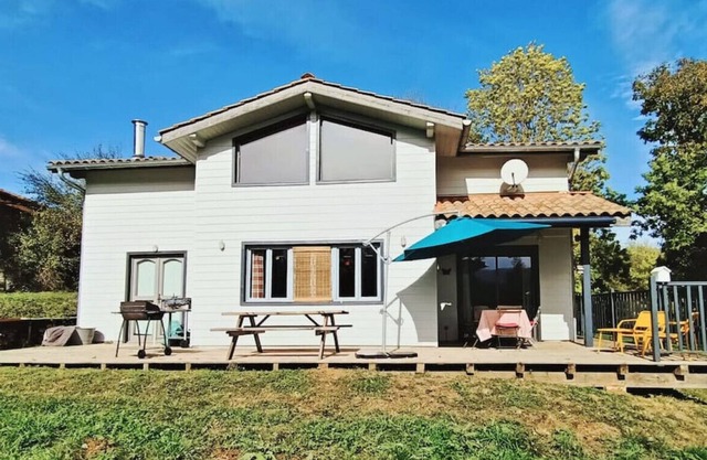 Brouzenac · Superb modern chalet with 12 possible beds in the