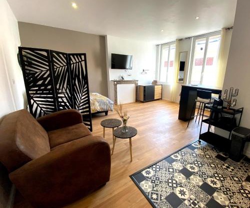Brown Cosy Loft Centre