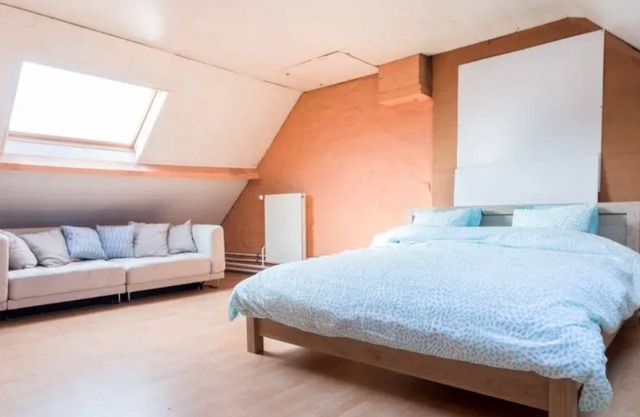 Bruges House with Private Parking & Garden