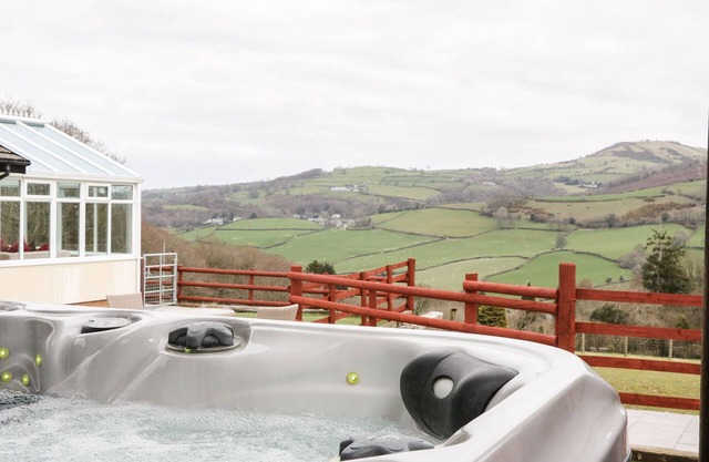 Bryn Derw Holiday Cottage