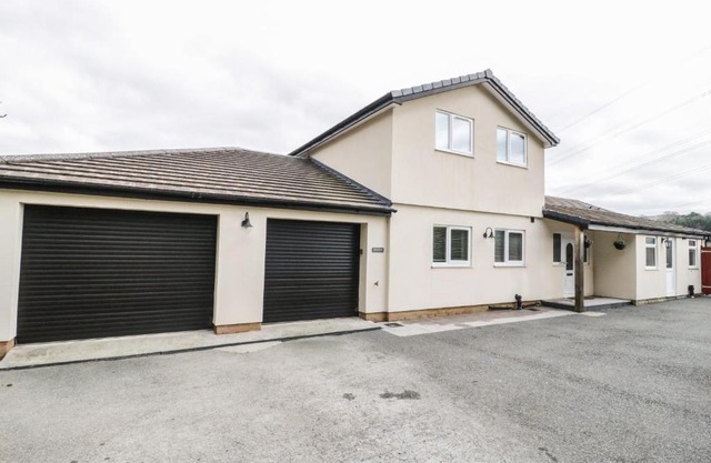 Bryn Derw Holiday Cottage