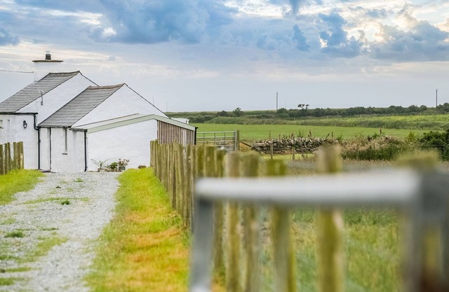 Bryn Eithin - a remote that sleeps 2 guests in 1 bedroom
