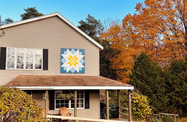 Bubar Barn - screen porch, deck, + parking