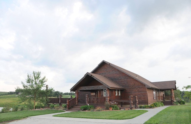 Buck Run Lodge - Conference Facility, Nature's Own Retreat ,