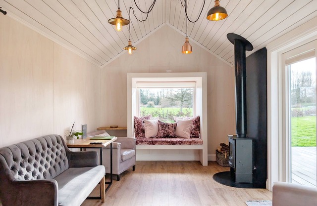 Budburst - Ashling Park - sleeps 4 guests in 2 bedrooms