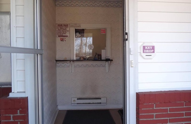 Budget Motor Inn - Mahopac