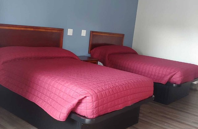 Budgetel Inn & Suites