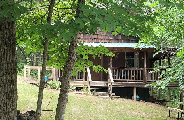 Buffalo Trails Cabin , 1.5 mi to Jasper, Ar., close to Buffalo National River
