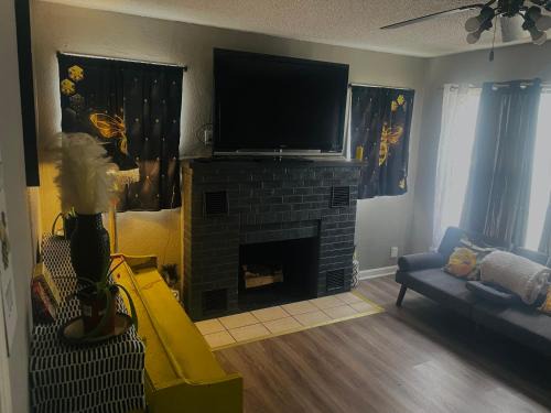 Bumble Bee Cottage