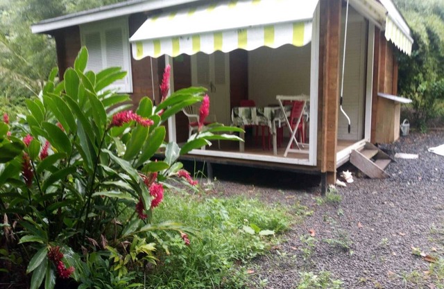 Bungalow Avec Plage et Grand Jardin Verdoyant