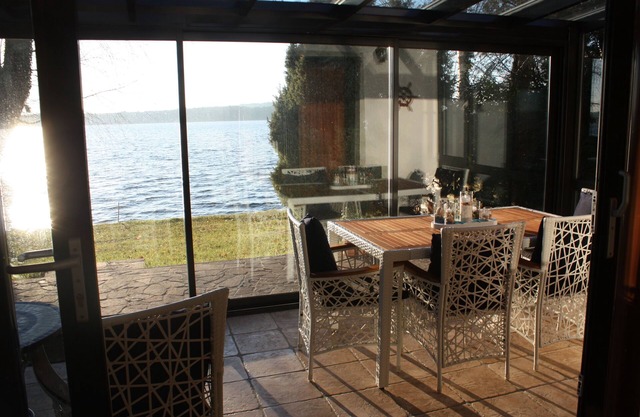 Bungalow by the lake