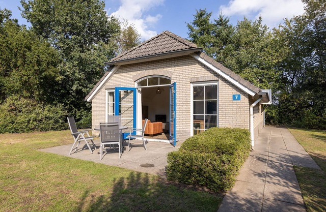 Bungalow in Twente’s Peaceful Countryside
