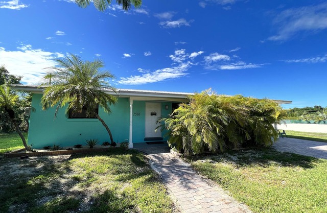 Bungalow oasis with lots of room