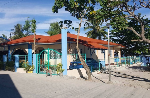 Bungalow on the beach for families and large groups up to 20 persons