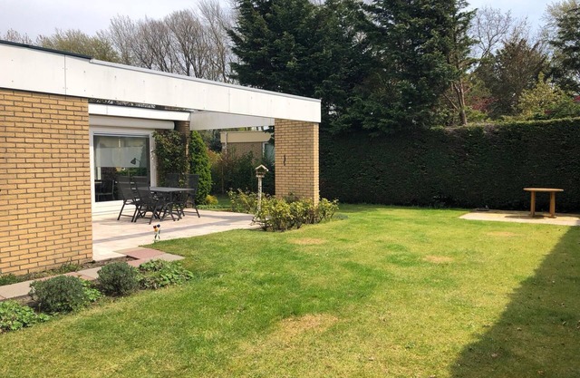 bungalow Ouddorp aan zee (alex206) 8 min bike to beach new bathroom