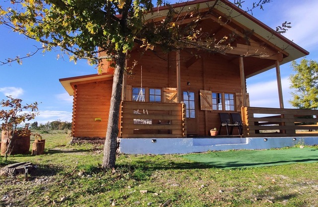 Bungalow in the mountain with swimming pool near Serra da Estrela (to 6 people)