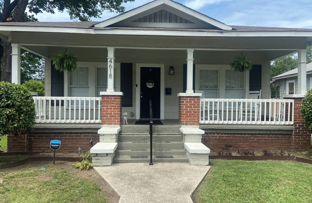 Bungalow that is less than 20 mins away from Birmingham downtown attractions!