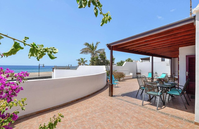 Bungalow Vistamar close to the Beach with Sea View, Pool, Wi-Fi & Terrace; Pet Friendly