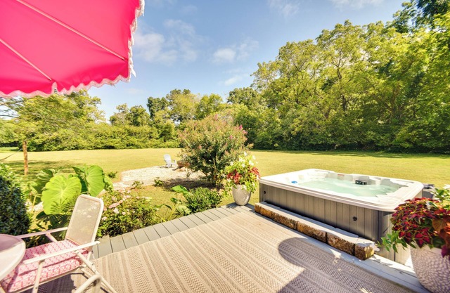 Bungalow w/Large Yard: 8 Mi to Cape Charles Beach