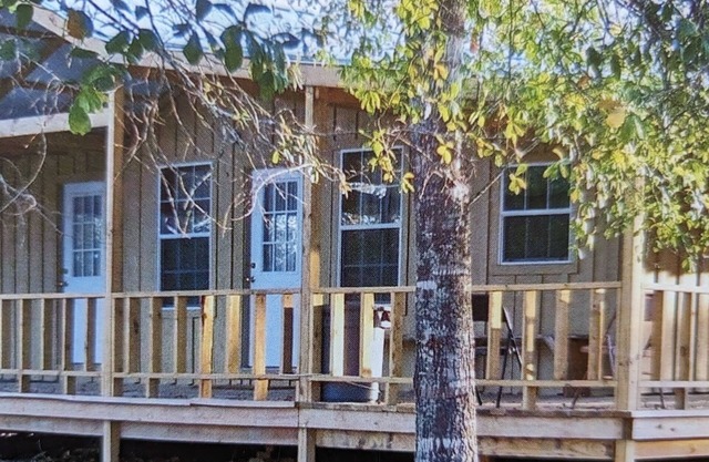 Bunkhouse on 18 acres.