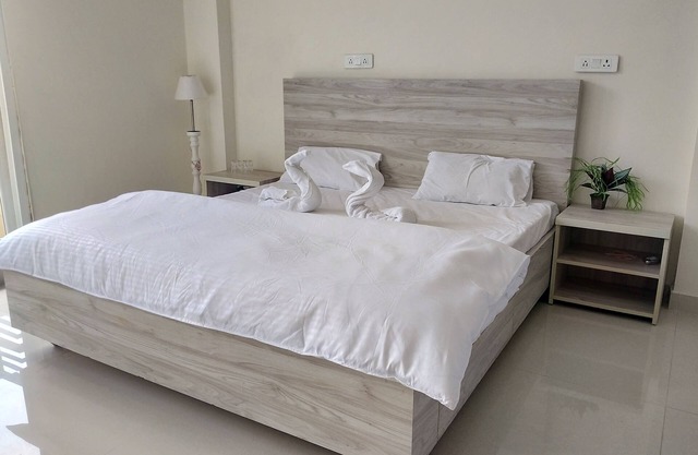 Buntees Nest: Luxury Room with Mountain View