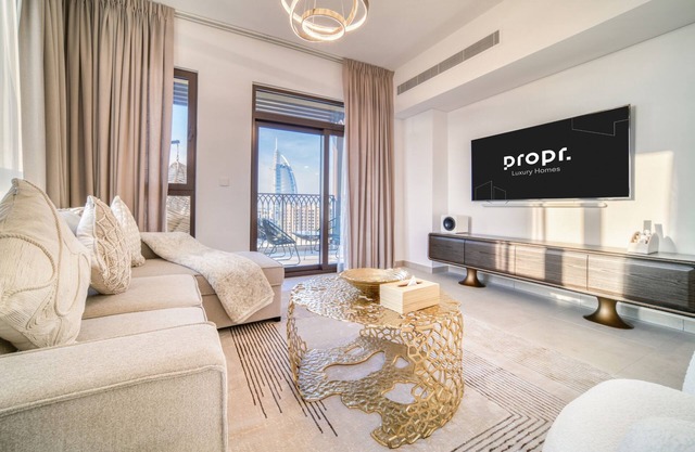 Burj Al Arab and Sea Views : 2BR Retreat