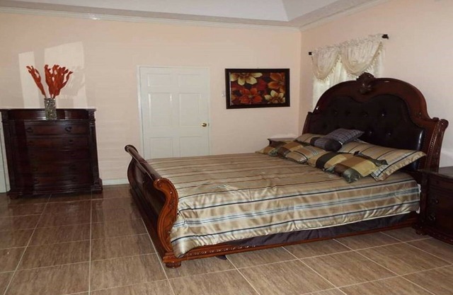 Business Travel Rental/BPO Traing and Houseing Sleeps 14+